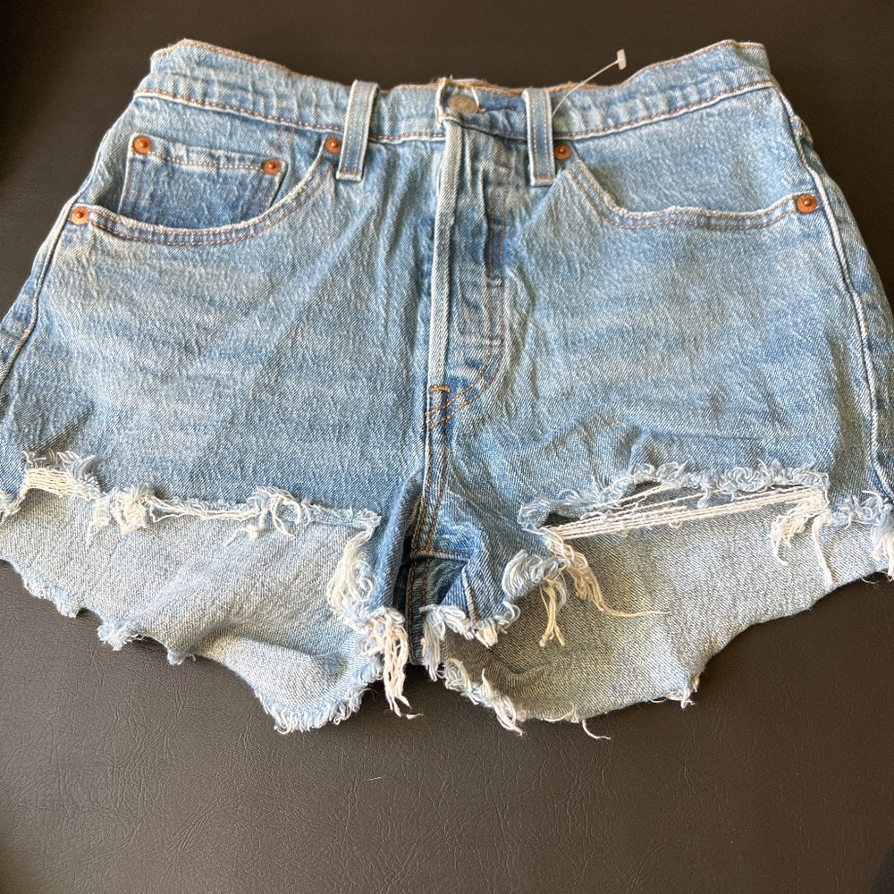 Button fly Levi shorts